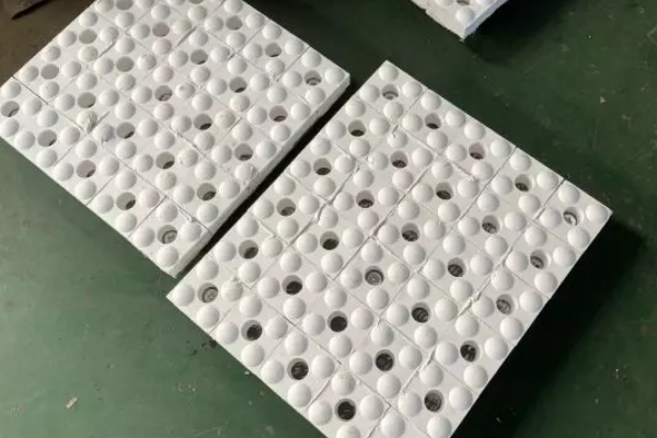 氧化铝耐磨陶瓷衬板 氧化铝耐磨陶瓷衬板