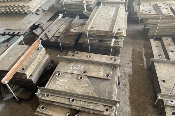 堆焊耐磨复合板哪家质量好 堆焊耐磨复合板哪家质量好